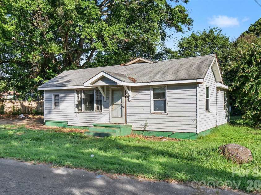 2131 Ferris Street, Rock Hill, SC 29732.  MLS# CAR4415777, YatesRealty ID 45726. 