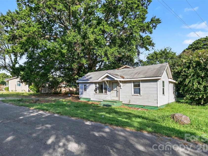 2131 Ferris Street, Rock Hill, SC 29732.  MLS# CAR4415777, YatesRealty ID 45726. 