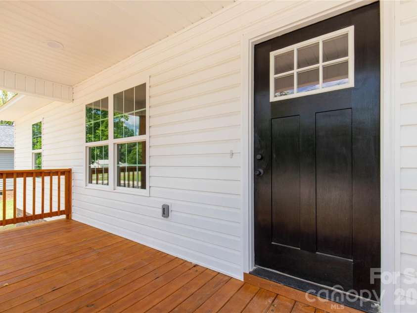 815 Spruce Street, Rock Hill, SC 29730.  MLS# CAR4416830, YatesRealty ID 45727. 
