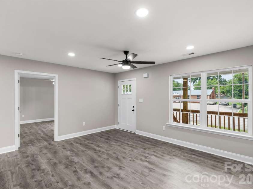 815 Spruce Street, Rock Hill, SC 29730.  MLS# CAR4416830, YatesRealty ID 45727. 