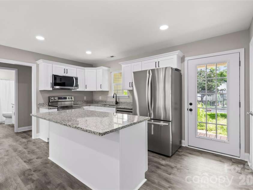 815 Spruce Street, Rock Hill, SC 29730.  MLS# CAR4416830, YatesRealty ID 45727. 