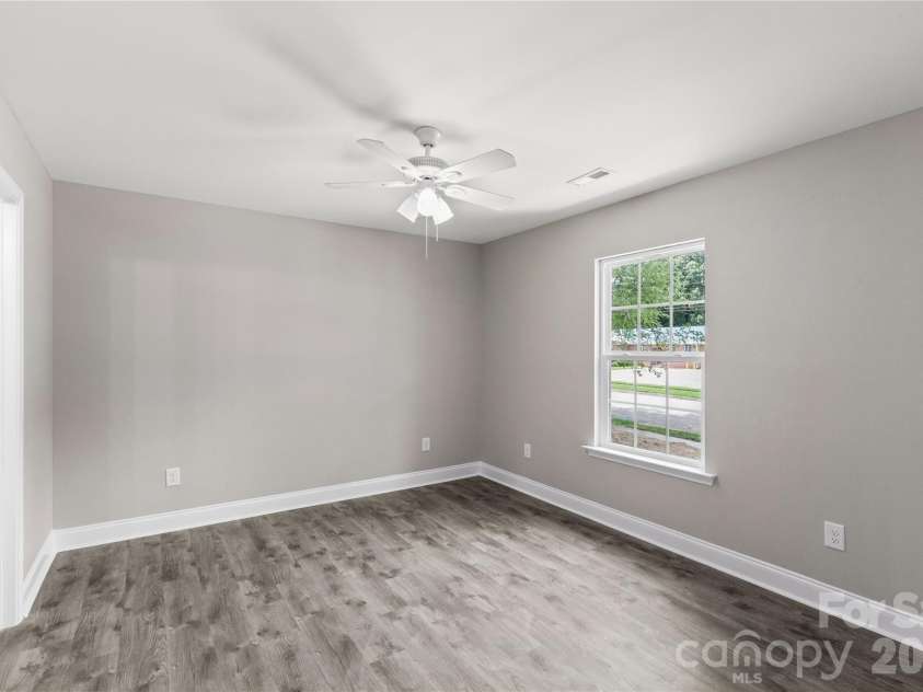 815 Spruce Street, Rock Hill, SC 29730.  MLS# CAR4416830, YatesRealty ID 45727. 
