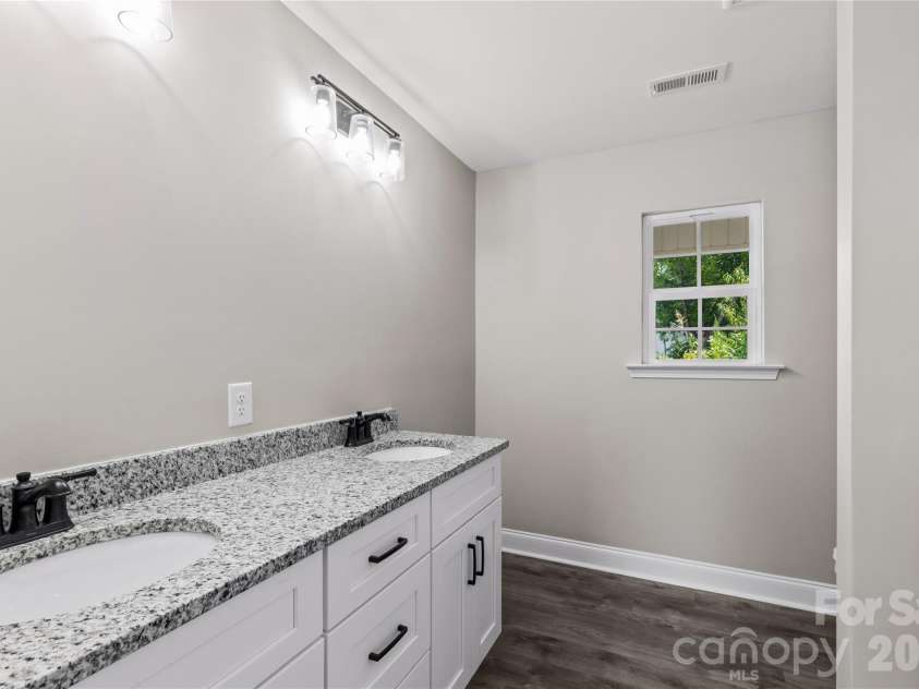 815 Spruce Street, Rock Hill, SC 29730.  MLS# CAR4416830, YatesRealty ID 45727. 