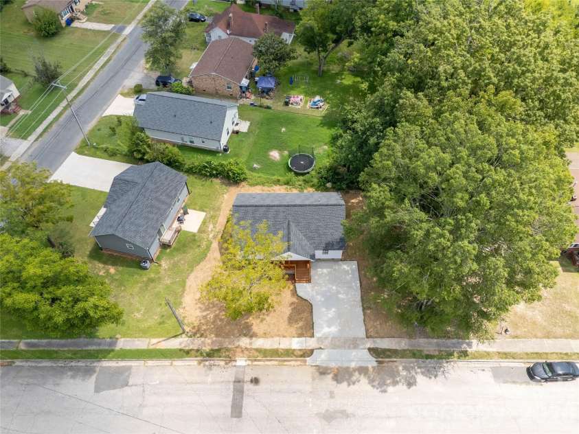 815 Spruce Street, Rock Hill, SC 29730.  MLS# CAR4416830, YatesRealty ID 45727. 