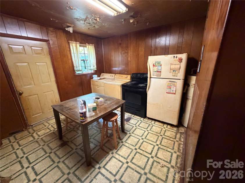 648 Flint Street, Rock Hill, SC 29730.  MLS# CAR4416674, YatesRealty ID 45729. 
