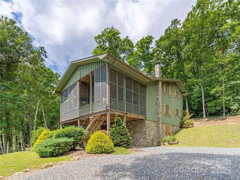 167 Bold Springs Road, Sylva, NC 28779.  MLS# CAR4226014, YatesRealty ID 4573. 