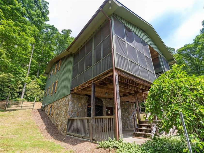 167 Bold Springs Road, Sylva, NC 28779.  MLS# CAR4226014, YatesRealty ID 4573. 