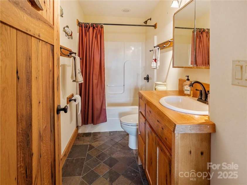 167 Bold Springs Road, Sylva, NC 28779.  MLS# CAR4226014, YatesRealty ID 4573. 