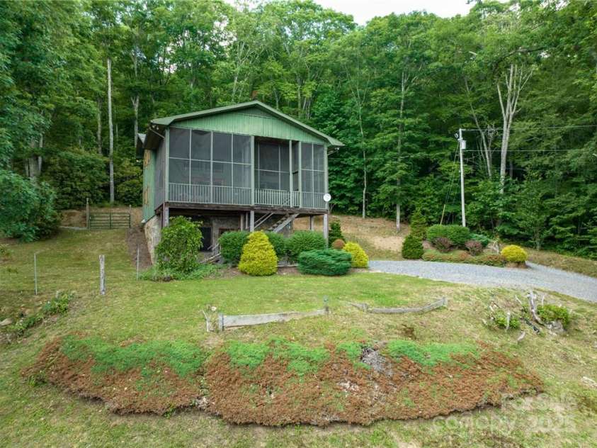 167 Bold Springs Road, Sylva, NC 28779.  MLS# CAR4226014, YatesRealty ID 4573. 