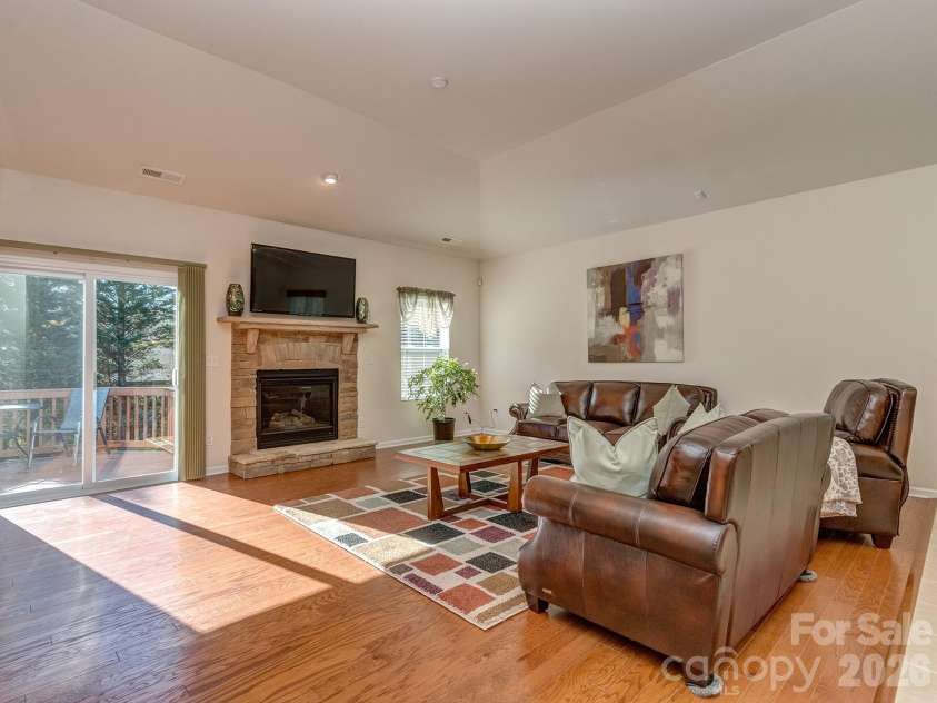 5039 Monacan Way, Indian Land, SC 29707.  MLS# CAR4352645, YatesRealty ID 4573. Slightly-vaulted Great Room