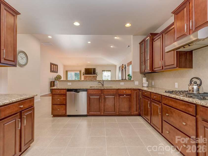 5039 Monacan Way, Indian Land, SC 29707.  MLS# CAR4352645, YatesRealty ID 4573. Spacious kitchen has gas cooktop.
