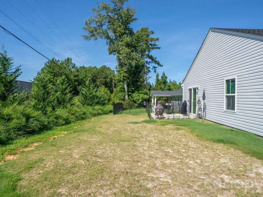 483 Grandiflora Avenue, Lancaster, SC 29720.  MLS# CAR4414289, YatesRealty ID 45730. 