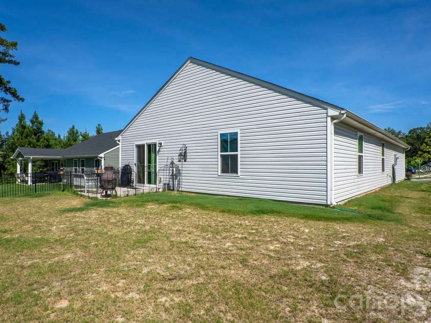 483 Grandiflora Avenue, Lancaster, SC 29720.  MLS# CAR4414289, YatesRealty ID 45730. 