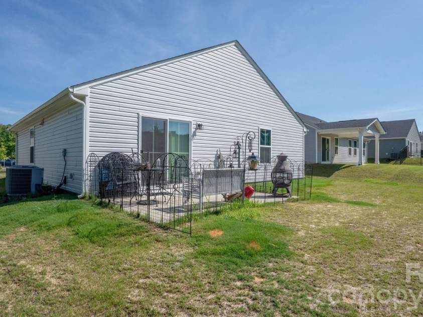 483 Grandiflora Avenue, Lancaster, SC 29720.  MLS# CAR4414289, YatesRealty ID 45730. 