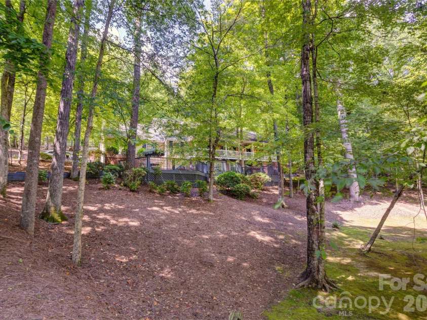 129 Overbrook Drive, Concord, NC 28025.  MLS# CAR4416139, YatesRealty ID 45731. Beautiful Front Yard
