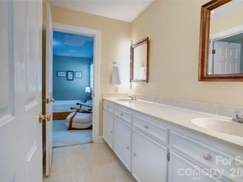 129 Overbrook Drive, Concord, NC 28025.  MLS# CAR4416139, YatesRealty ID 45731. Jack and Jill bathroom