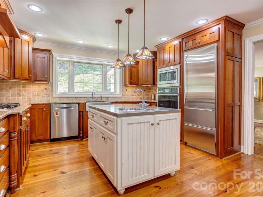 129 Overbrook Drive, Concord, NC 28025.  MLS# CAR4416139, YatesRealty ID 45731. Kitchen