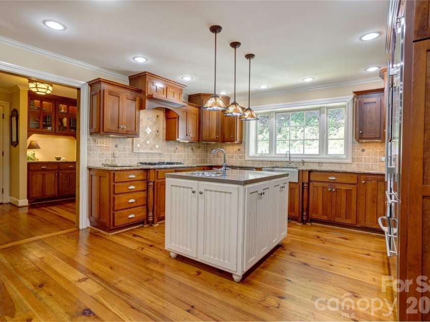 129 Overbrook Drive, Concord, NC 28025.  MLS# CAR4416139, YatesRealty ID 45731. Kitchen
