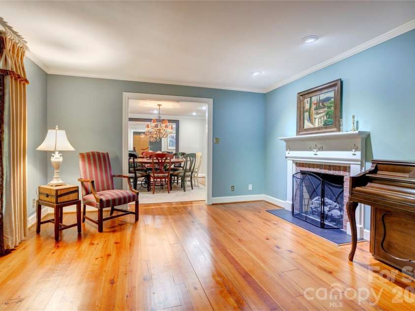 129 Overbrook Drive, Concord, NC 28025.  MLS# CAR4416139, YatesRealty ID 45731. Sirring Room