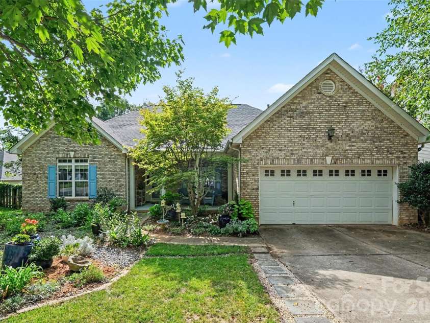 12034 Hampton Place Drive, Charlotte, NC 28269.  MLS# CAR4411824, YatesRealty ID 45733. 