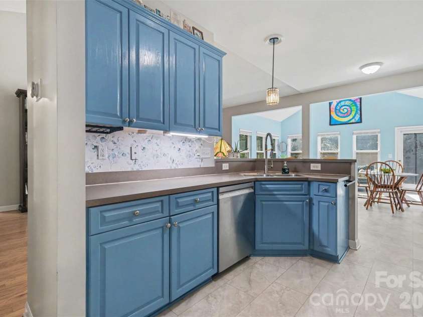 12034 Hampton Place Drive, Charlotte, NC 28269.  MLS# CAR4411824, YatesRealty ID 45733. 