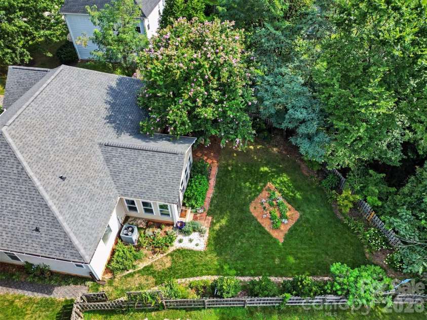 12034 Hampton Place Drive, Charlotte, NC 28269.  MLS# CAR4411824, YatesRealty ID 45733. 