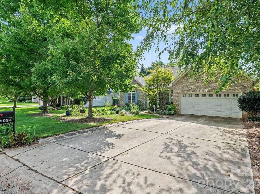 12034 Hampton Place Drive, Charlotte, NC 28269.  MLS# CAR4411824, YatesRealty ID 45733. 