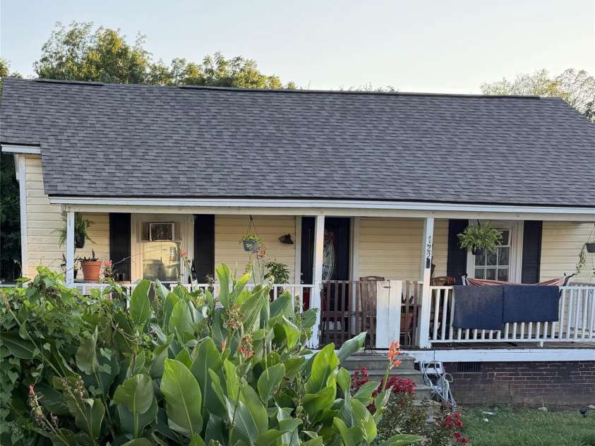 122 Glen Rae Street, Concord, NC 28025.  MLS# CAR4416311, YatesRealty ID 45735. 