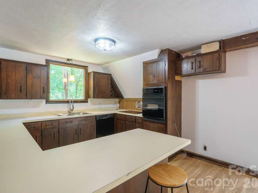 2776 US 64 Highway, Morganton, NC 28655.  MLS# CAR4416866, YatesRealty ID 45736. 