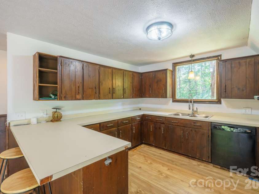 2776 US 64 Highway, Morganton, NC 28655.  MLS# CAR4416866, YatesRealty ID 45736. 
