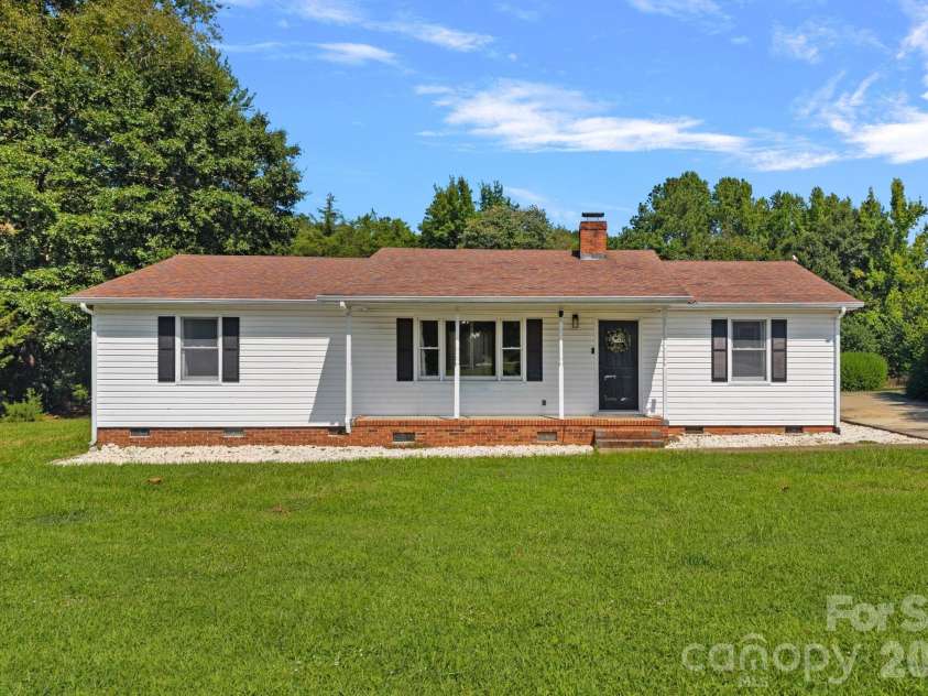 1295 Parris Road, Rock Hill, SC 29732.  MLS# CAR4411338, YatesRealty ID 45739. Welcome home!