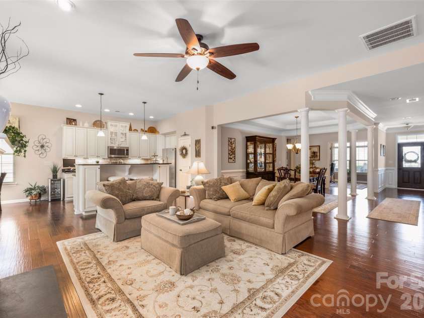 11422 Warfield Avenue, Huntersville, NC 28078.  MLS# CAR4355080, YatesRealty ID 4574. 