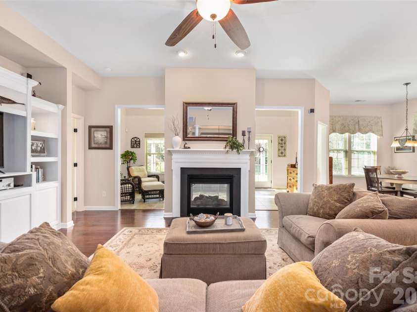 11422 Warfield Avenue, Huntersville, NC 28078.  MLS# CAR4355080, YatesRealty ID 4574. 