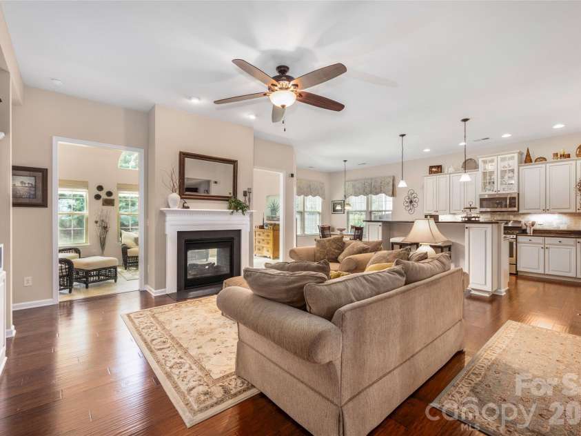 11422 Warfield Avenue, Huntersville, NC 28078.  MLS# CAR4355080, YatesRealty ID 4574. 