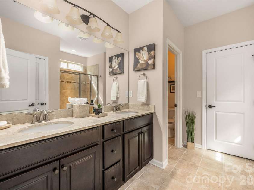 11422 Warfield Avenue, Huntersville, NC 28078.  MLS# CAR4355080, YatesRealty ID 4574. 