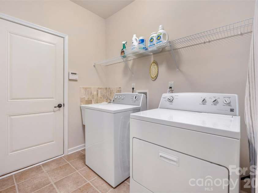 11422 Warfield Avenue, Huntersville, NC 28078.  MLS# CAR4355080, YatesRealty ID 4574. 