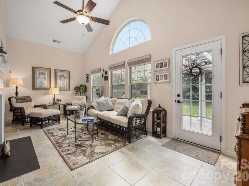 11422 Warfield Avenue, Huntersville, NC 28078.  MLS# CAR4355080, YatesRealty ID 4574. 