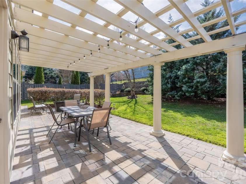11422 Warfield Avenue, Huntersville, NC 28078.  MLS# CAR4355080, YatesRealty ID 4574. 