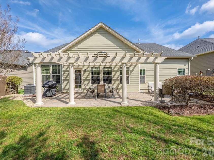 11422 Warfield Avenue, Huntersville, NC 28078.  MLS# CAR4355080, YatesRealty ID 4574. 