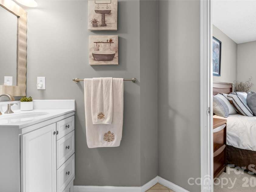 2121 Regatta Lane, Denver, NC 28037.  MLS# CAR4342446, YatesRealty ID 4574. 