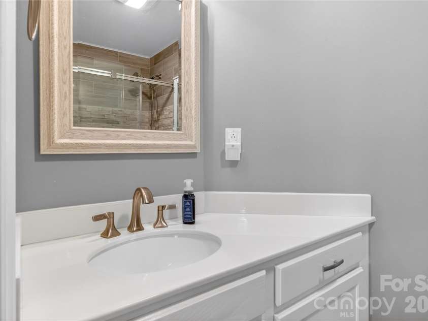 2121 Regatta Lane, Denver, NC 28037.  MLS# CAR4342446, YatesRealty ID 4574. 