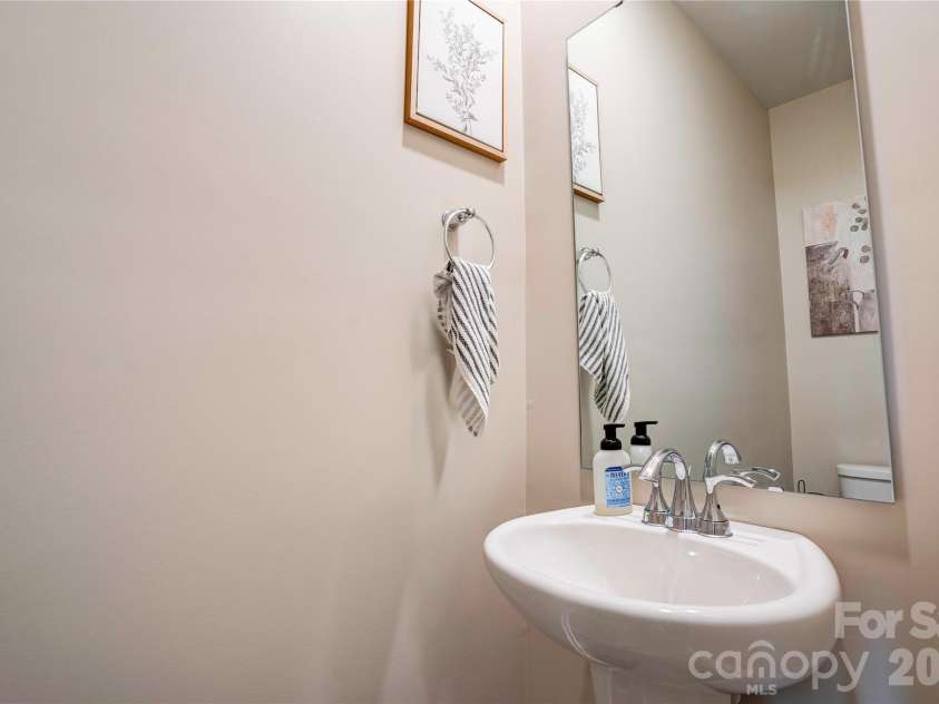 305 Firefly Path, Shelby, NC 28150.  MLS# CAR4415887, YatesRealty ID 45740. Half Bath