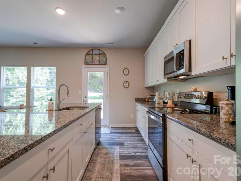 305 Firefly Path, Shelby, NC 28150.  MLS# CAR4415887, YatesRealty ID 45740. Kitchen