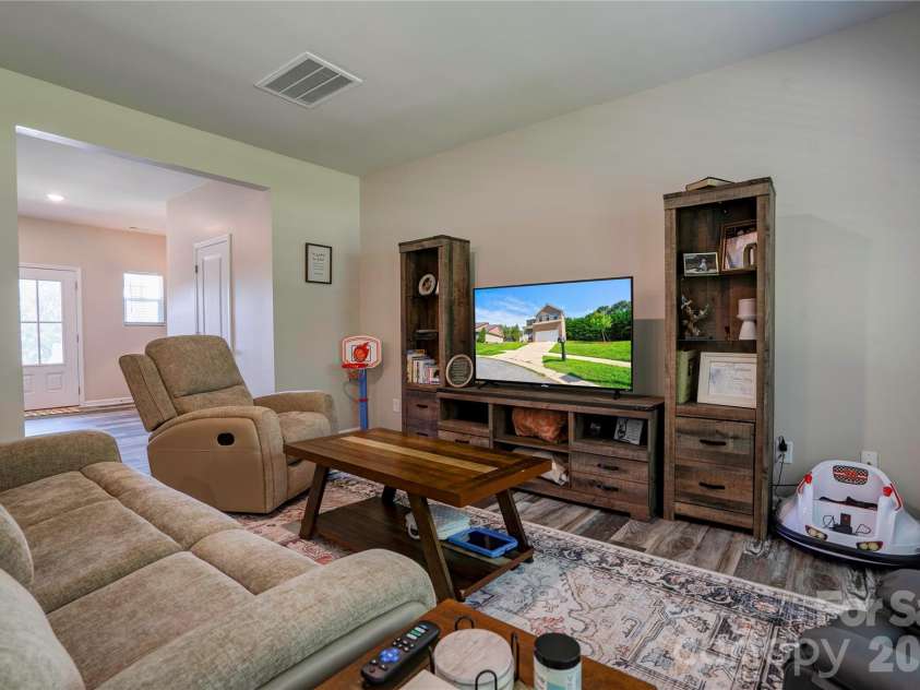305 Firefly Path, Shelby, NC 28150.  MLS# CAR4415887, YatesRealty ID 45740. Living Room