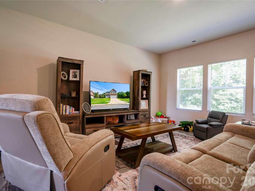 305 Firefly Path, Shelby, NC 28150.  MLS# CAR4415887, YatesRealty ID 45740. Living Room