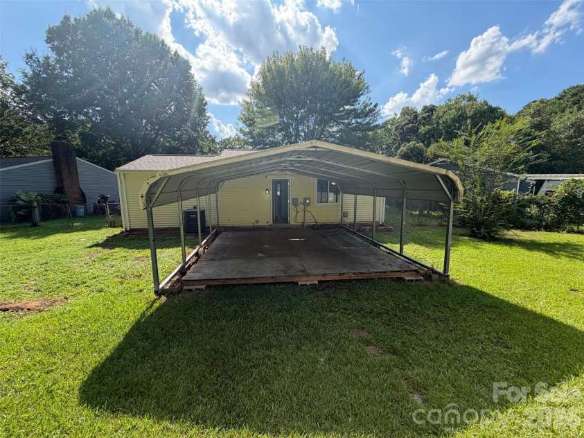 3618 Gustar Court, Charlotte, NC 28212.  MLS# CAR4416874, YatesRealty ID 45742. 