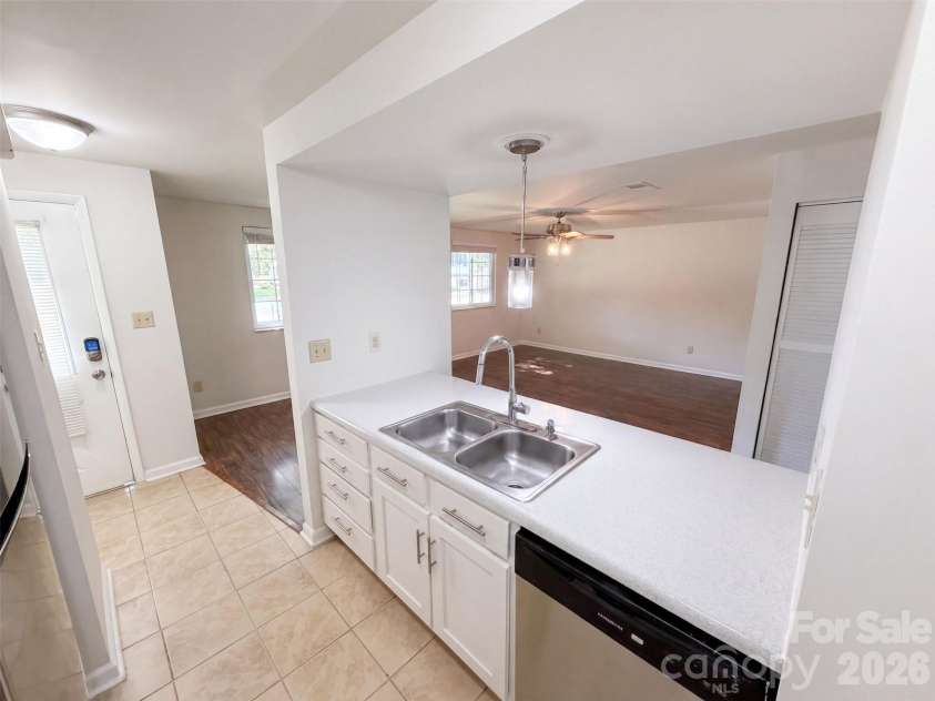 3618 Gustar Court, Charlotte, NC 28212.  MLS# CAR4416874, YatesRealty ID 45742. 