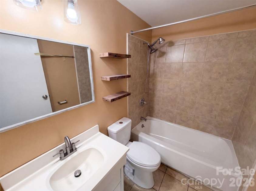 3618 Gustar Court, Charlotte, NC 28212.  MLS# CAR4416874, YatesRealty ID 45742. 