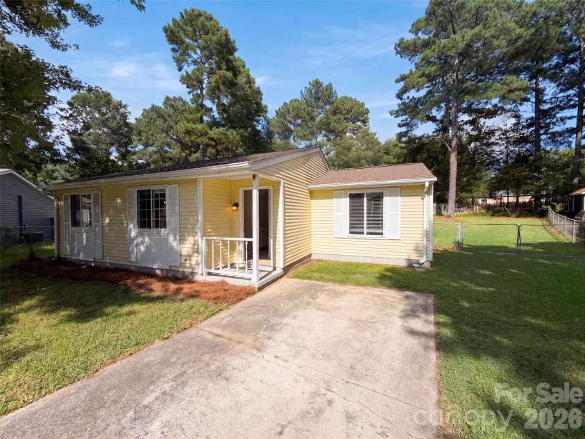 3618 Gustar Court, Charlotte, NC 28212.  MLS# CAR4416874, YatesRealty ID 45742. 