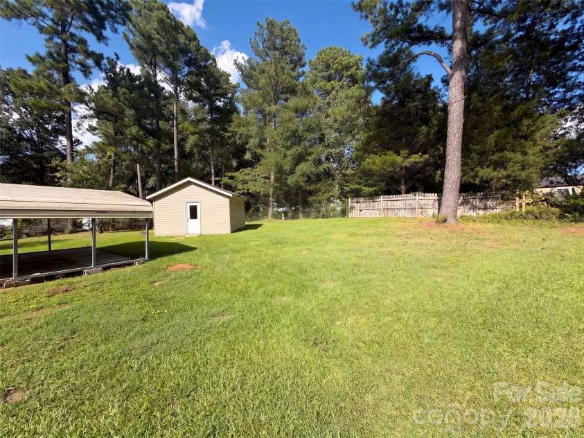 3618 Gustar Court, Charlotte, NC 28212.  MLS# CAR4416874, YatesRealty ID 45742. 